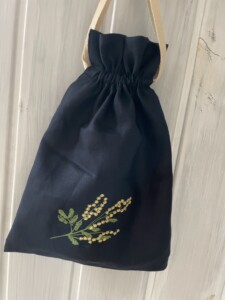 ミモザ柄の巾着